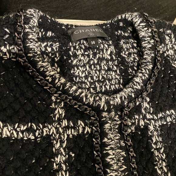 CHANEL Evening Jacket With Leather Cable Accents - Picture 6 of 15